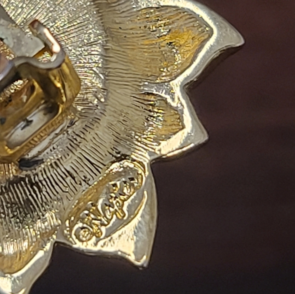 Napier sunburst clip earrings - Picture 6 of 7